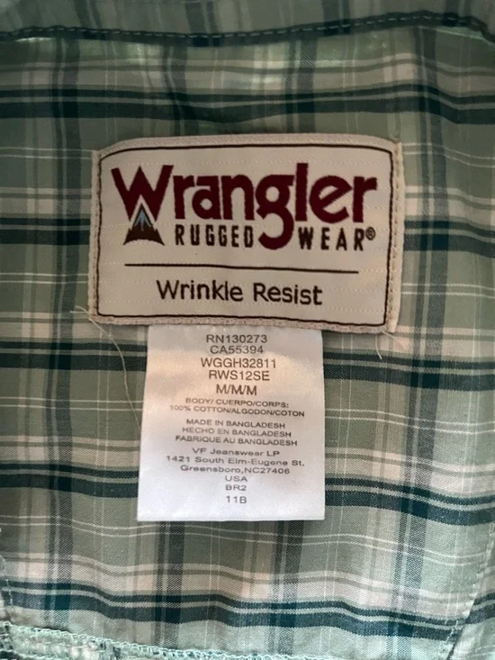Wrangler Green Plaid Button-Up Shirt - Picture 2 of 3